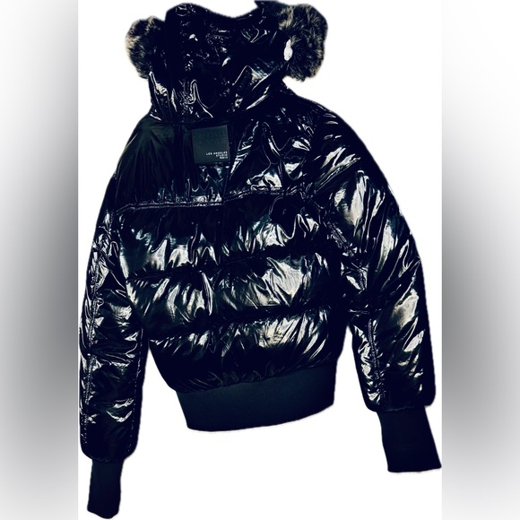 I 🖤 Kendall + Kylie Cropped Shiny Puffer Coat w/ Faux Fur Hood & Buckle Detail - Picture 3 of 4